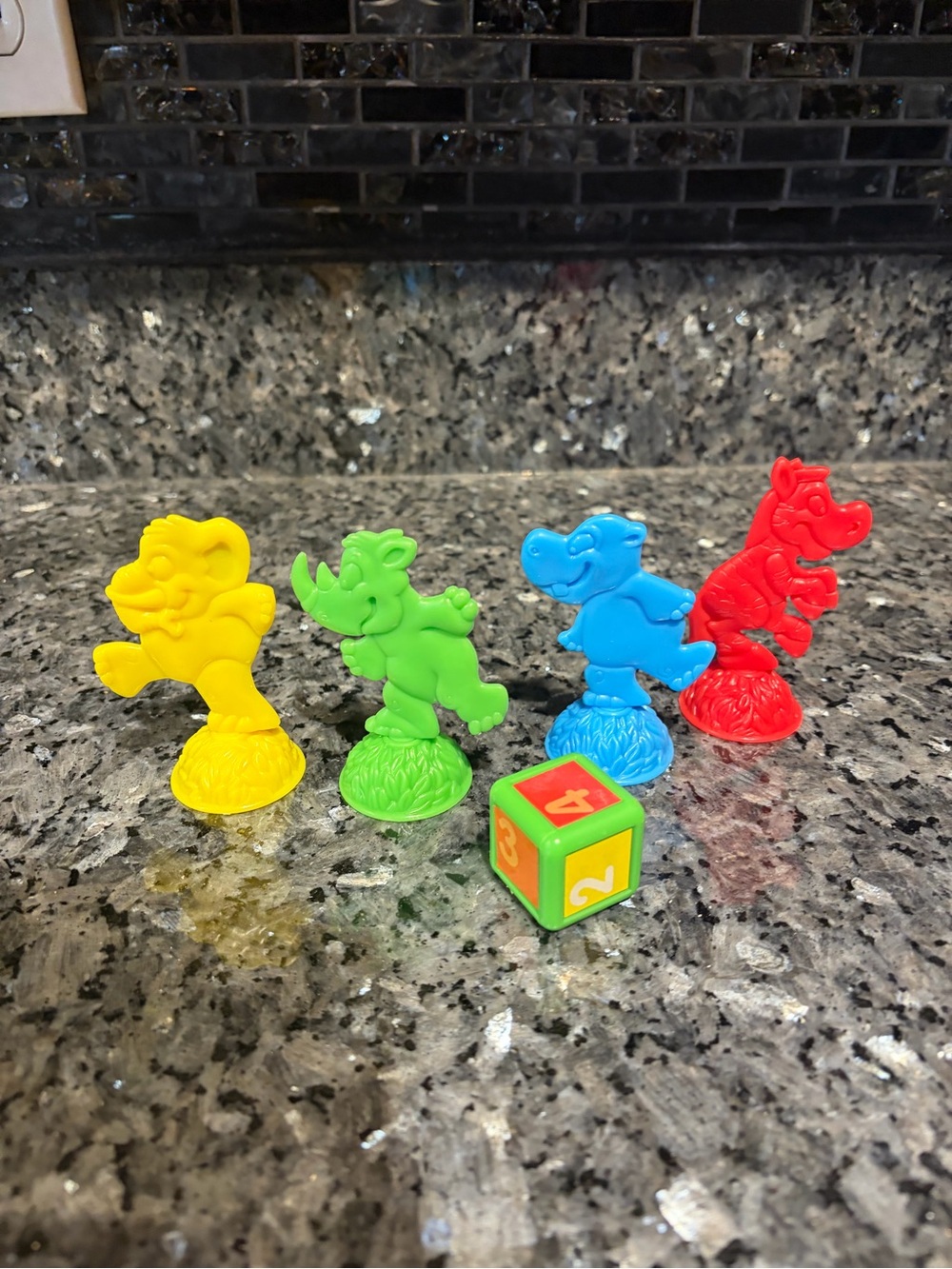 FISHER PRICE 2004 THE LION SLEEPS TONIGHT JUKEBOX Replacement Pieces And Dice